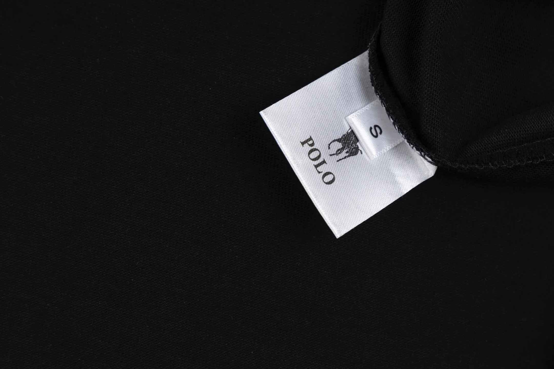🅿️180 Style No. #Z67 Ralph Lauren embroidery small label round neck short sleeves Fabric: 32-count double yarn 280g pure cotton fabric Weaving and dyeing threads in the same cylinder with the same color The same color Process: Imported machine small label full embroidery Supporting: complete three labels Cardboard oil paper code sticker packaging High temperature pre-shrinking process before production, no shrinkage and deformation Imported machine professional plate production os version can wear up to 200 pounds Manual size measurement An error of 2-3cm is normal. Color: black white size: s m l xl